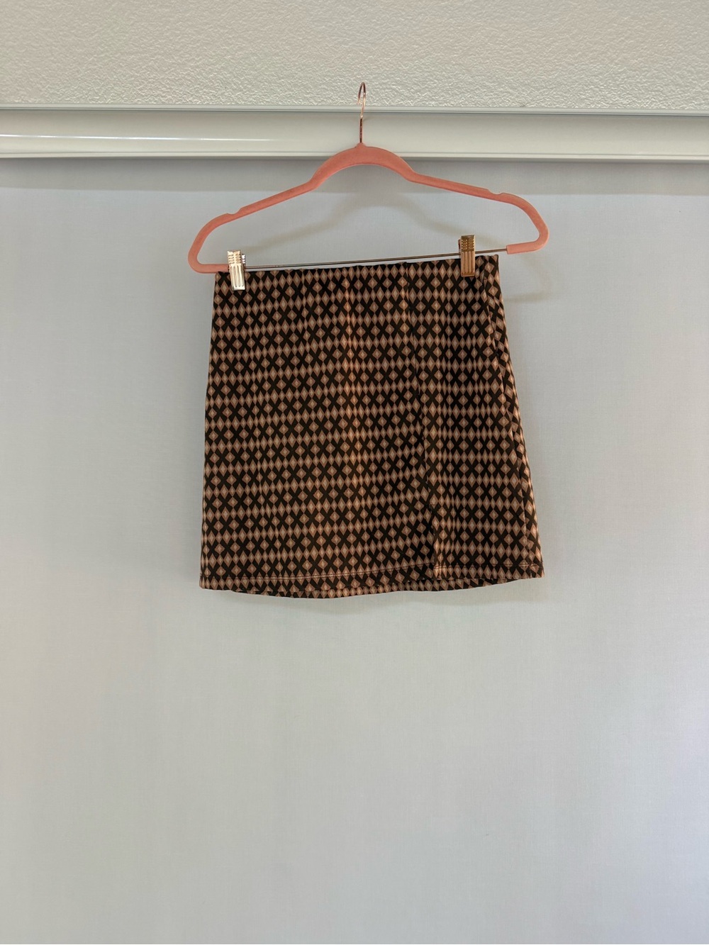 Geometric Print Mini Skirt in Rose Brown and Black